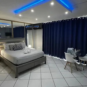 Isla Puerto Rico, One Queen Bed San Juan